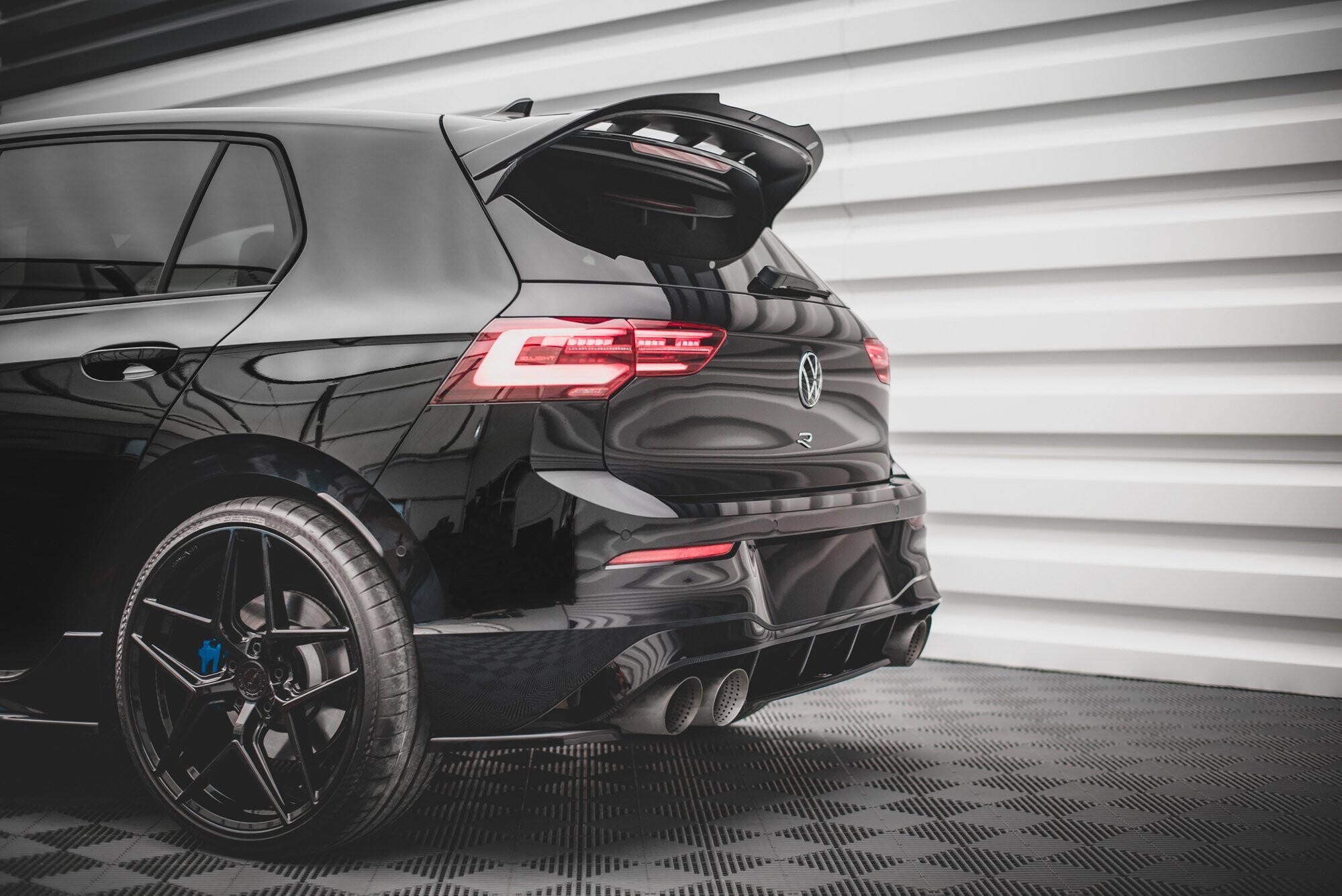 Maxton Design Heck Ansatz Flaps Diffusor V.1 für Volkswagen Golf R Mk8 schwarz Hochglanz Maxton Design Heck Ansatz Flaps Diffusor V.1 für Volkswagen Golf R Mk8 schwarz Hochglanz
