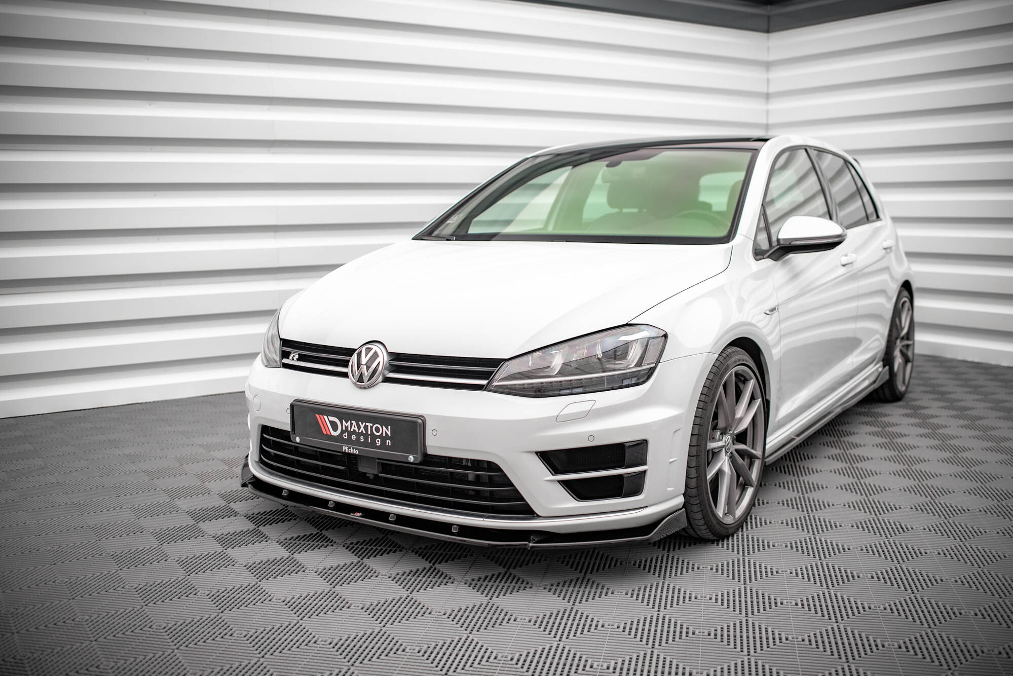 Maxton Design Front Ansatz V.4 für Volkswagen Golf R Mk7 schwarz Hochglanz