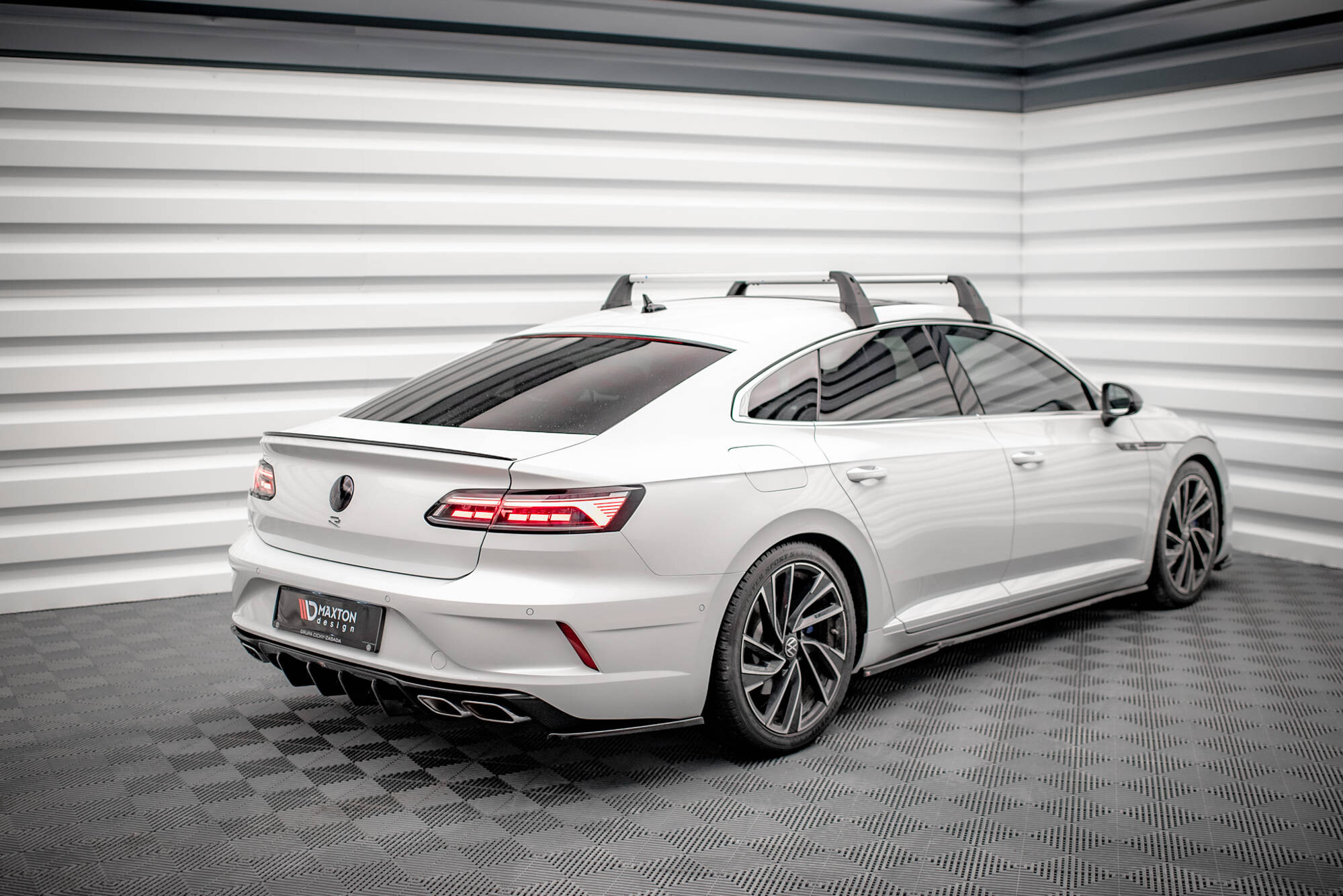 Maxton Design Heck Ansatz Flaps Diffusor für Volkswagen Arteon R schwarz Hochglanz Maxton Design Heck Ansatz Flaps Diffusor für Volkswagen Arteon R schwarz Hochglanz