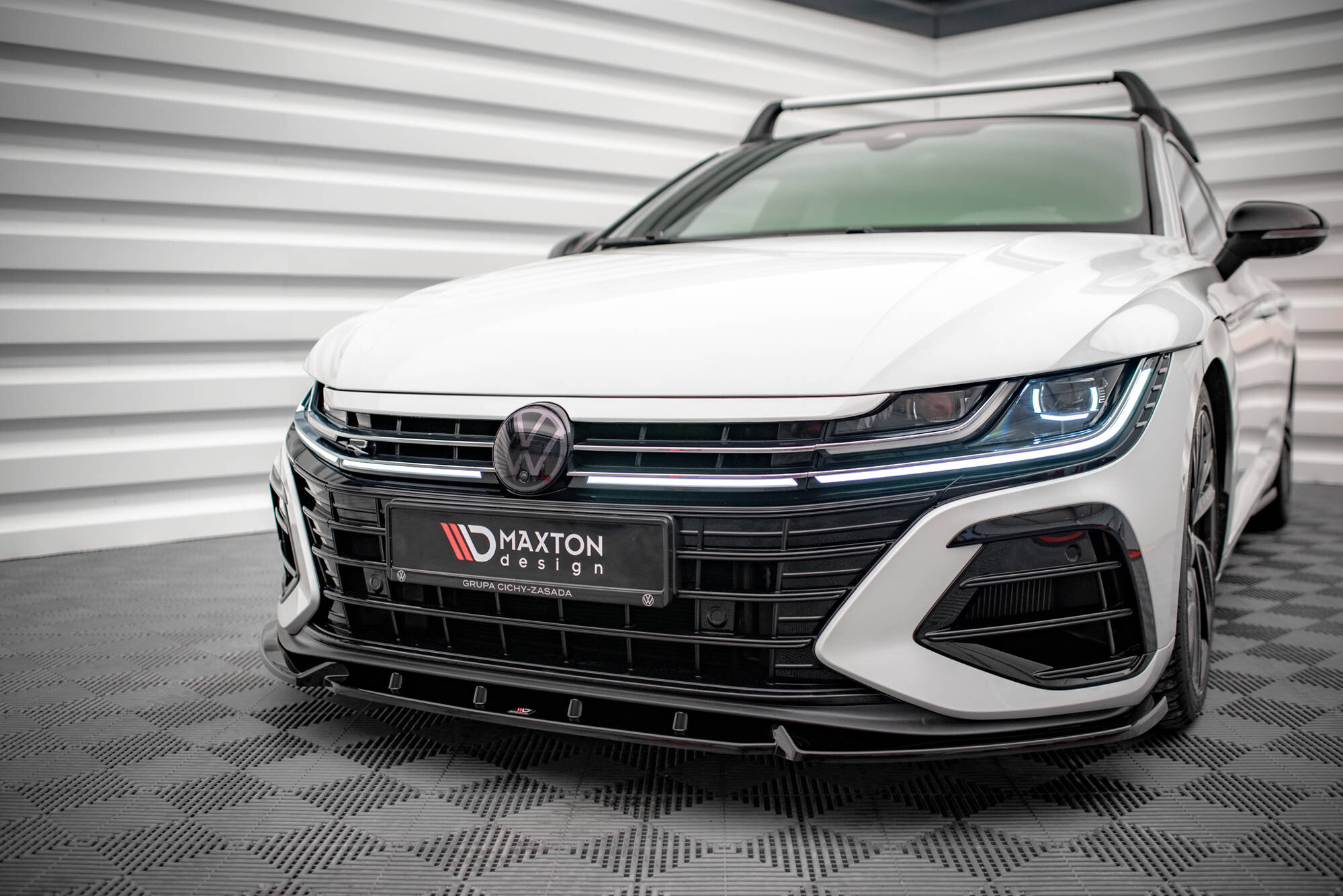 Maxton Design Front Ansatz V.2 für Volkswagen Arteon R schwarz Hochglanz Maxton Design Front Ansatz V.2 für Volkswagen Arteon R schwarz Hochglanz