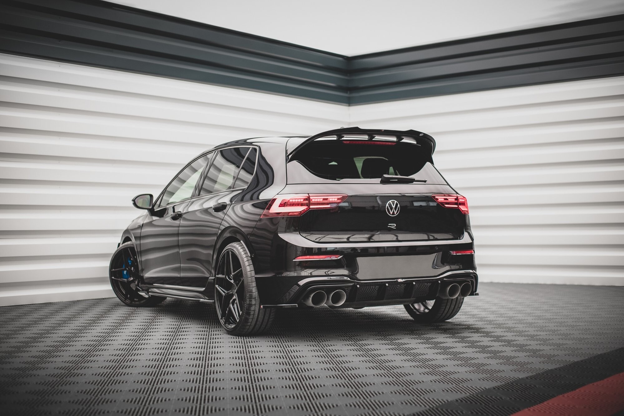 Maxton Design Heck Ansatz Flaps Diffusor V.4 für Volkswagen Golf R Mk8 schwarz Hochglanz Maxton Design Heck Ansatz Flaps Diffusor V.4 für Volkswagen Golf R Mk8 schwarz Hochglanz
