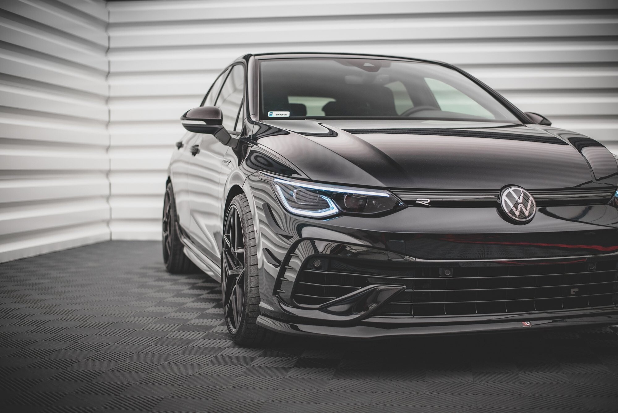 Maxton Design Front Ansatz V.5 für Volkswagen Golf R Mk8 schwarz Hochglanz Maxton Design Front Ansatz V.5 für Volkswagen Golf R Mk8 schwarz Hochglanz