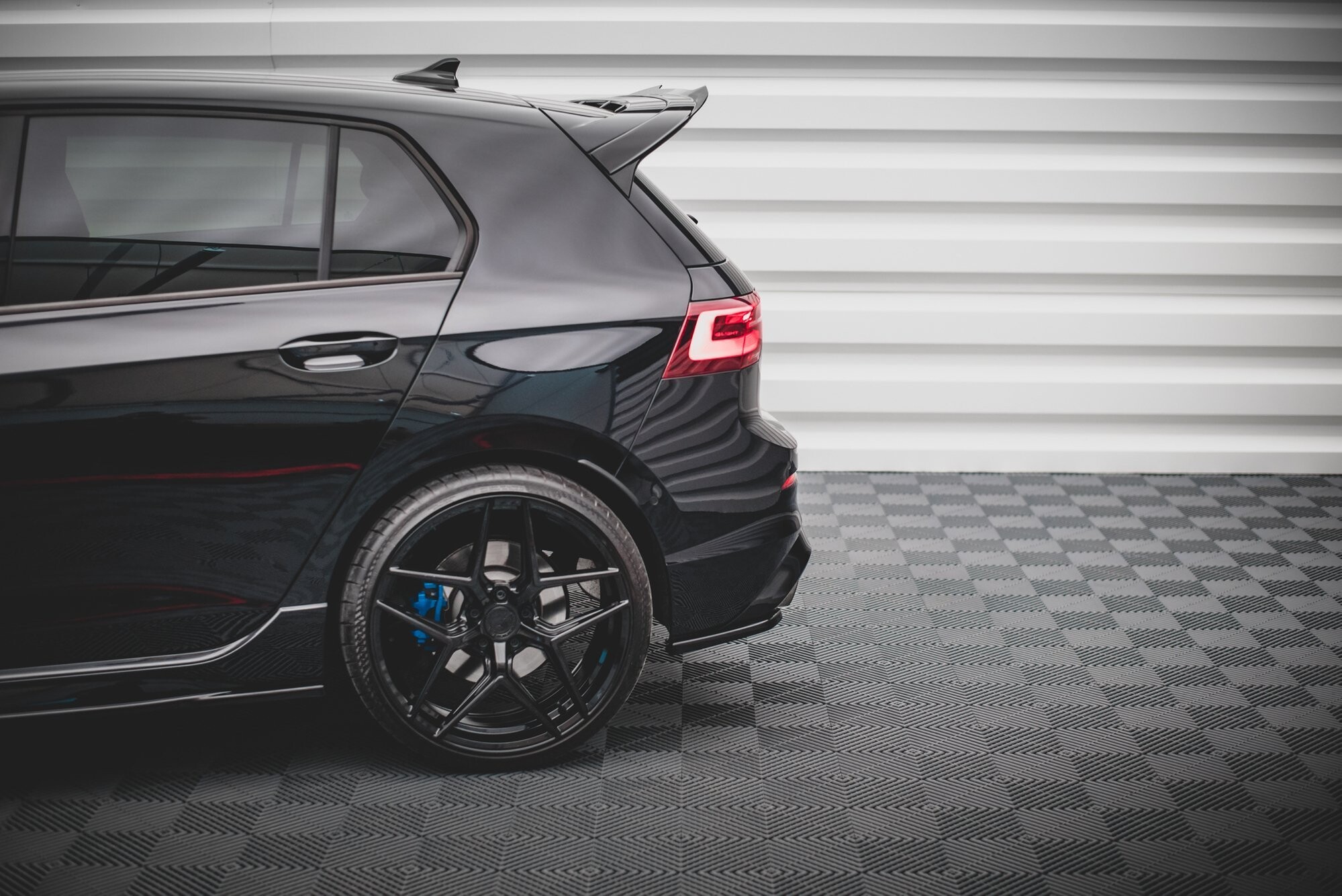 Maxton Design Heck Ansatz Flaps Diffusor V.1 für Volkswagen Golf R Mk8 schwarz Hochglanz Maxton Design Heck Ansatz Flaps Diffusor V.1 für Volkswagen Golf R Mk8 schwarz Hochglanz