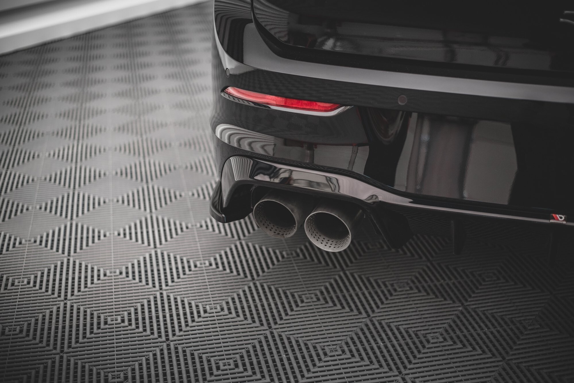 Maxton Design Heck Ansatz Flaps Diffusor V.3 für Volkswagen Golf R Mk8 schwarz Hochglanz Maxton Design Heck Ansatz Flaps Diffusor V.3 für Volkswagen Golf R Mk8 schwarz Hochglanz