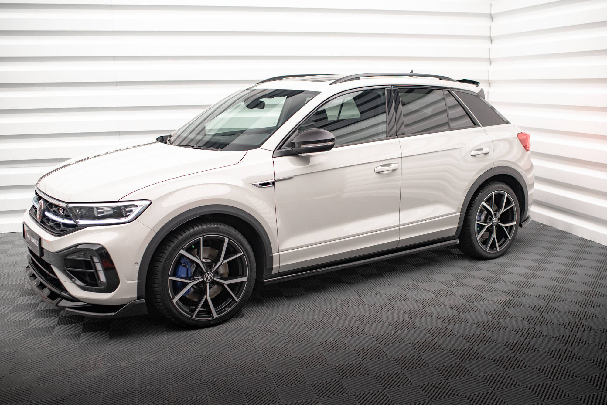 Maxton Design Seitenschweller Ansatz für Volkswagen T-Roc R Mk1 Facelift schwarz Hochglanz Maxton Design Seitenschweller Ansatz für Volkswagen T-Roc R Mk1 Facelift schwarz Hochglanz