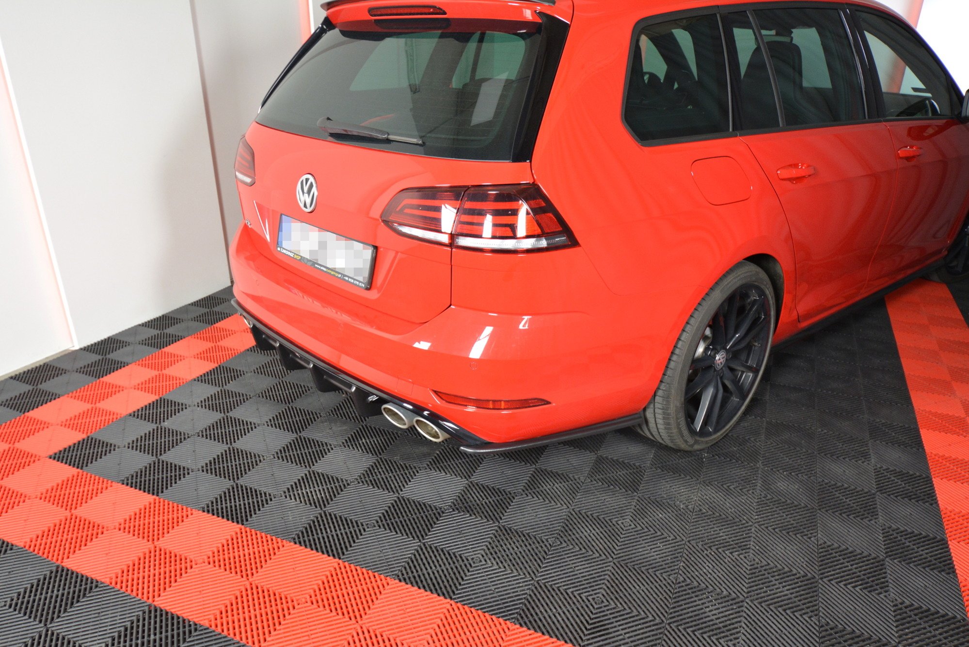 Maxton Design Heck Ansatz Flaps Diffusor V.1 für VW GOLF 7 R VARIANT FACELIFT schwarz Hochglanz Maxton Design Heck Ansatz Flaps Diffusor V.1 für VW GOLF 7 R VARIANT FACELIFT schwarz Hochglanz