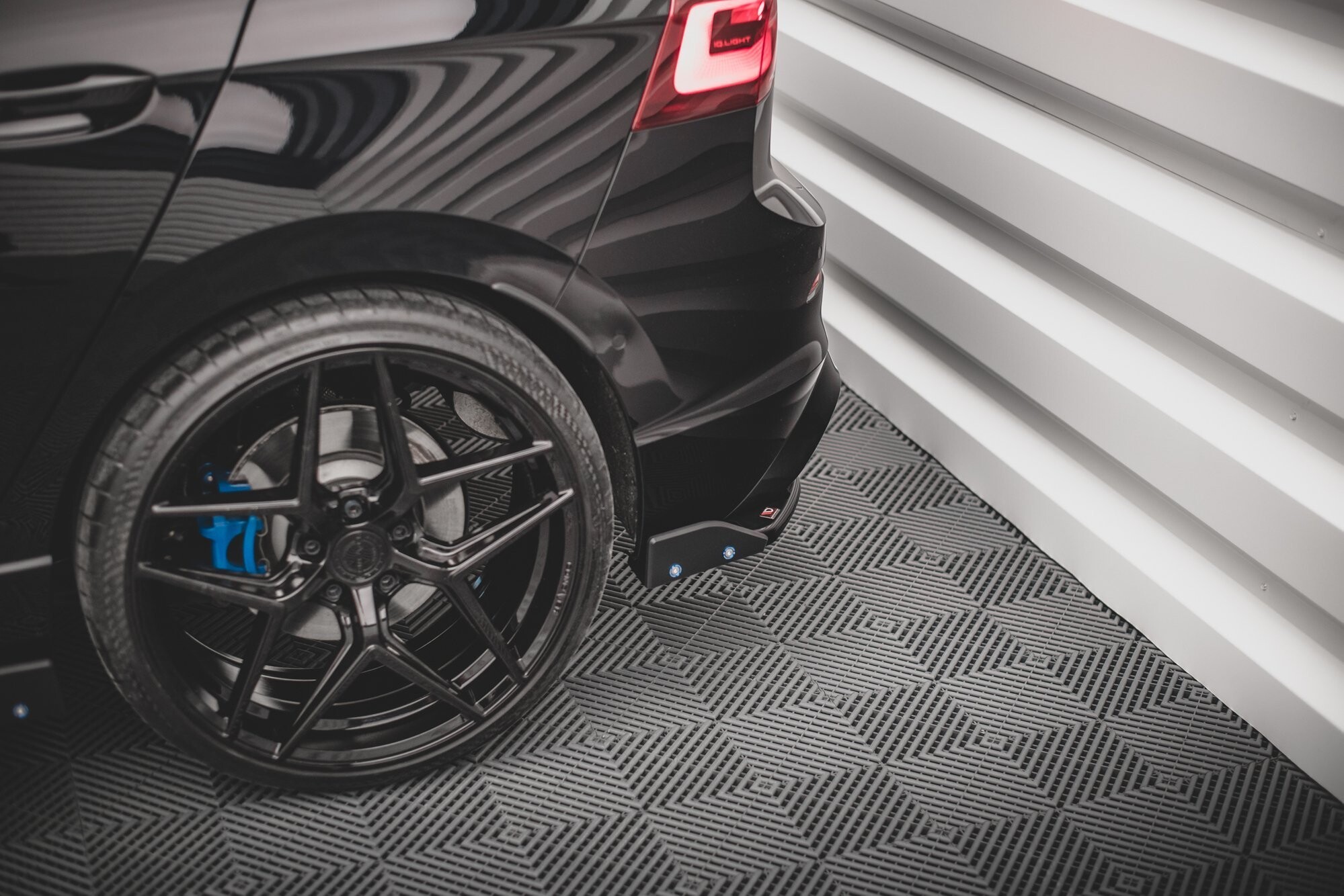 Maxton Design Heck Ansatz Flaps Diffusor V.2 +Flaps für Volkswagen Golf R Mk8 Maxton Design Heck Ansatz Flaps Diffusor V.2 +Flaps für Volkswagen Golf R Mk8