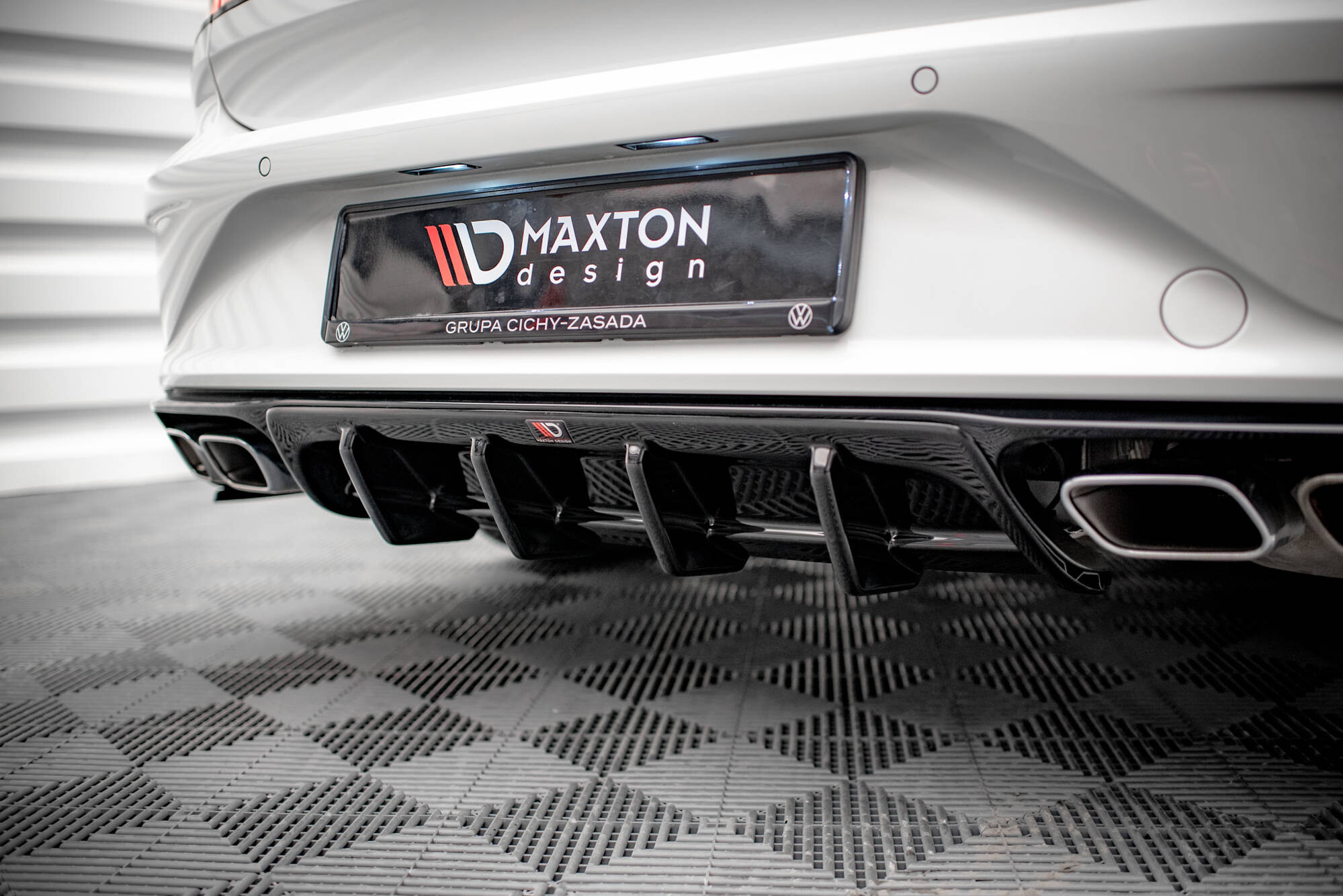 Maxton Design Diffusor Heck Ansatz für Volkswagen Arteon R schwarz Hochglanz Maxton Design Diffusor Heck Ansatz für Volkswagen Arteon R schwarz Hochglanz