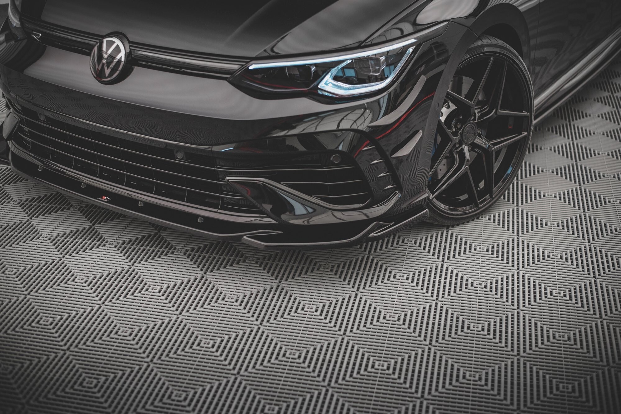 Maxton Design Front Ansatz V.4 für Volkswagen Golf R Mk8 schwarz Hochglanz Maxton Design Front Ansatz V.4 für Volkswagen Golf R Mk8 schwarz Hochglanz