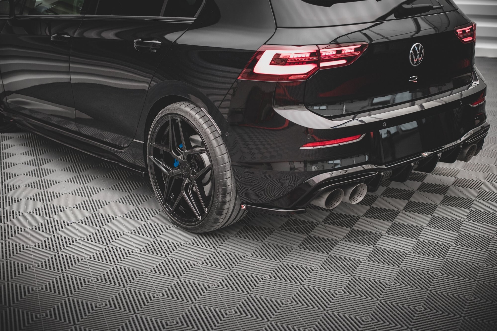 Maxton Design Heck Ansatz Flaps Diffusor V.4 für Volkswagen Golf R Mk8 schwarz Hochglanz Maxton Design Heck Ansatz Flaps Diffusor V.4 für Volkswagen Golf R Mk8 schwarz Hochglanz