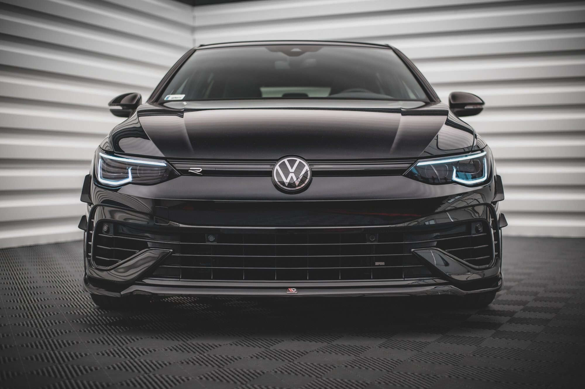 Maxton Design Front Ansatz V.6 für Volkswagen Golf R Mk8 schwarz Hochglanz Maxton Design Front Ansatz V.6 für Volkswagen Golf R Mk8 schwarz Hochglanz